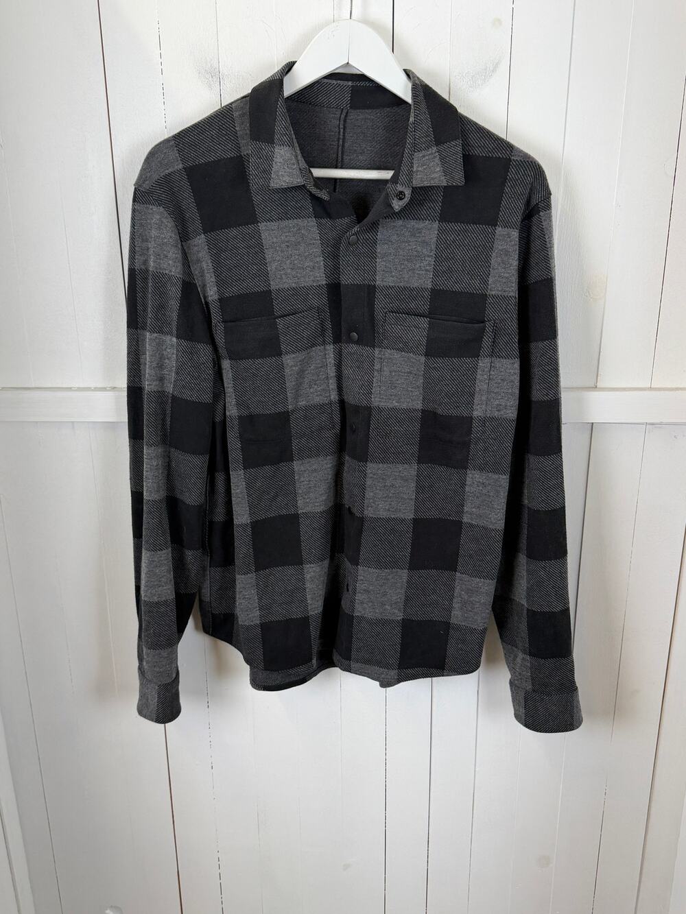 Lululemon Men’s Black Gray Button-Down Shirt Size M
